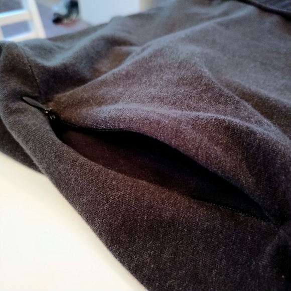 Super soft Adidas Climalite hooded top in charcoal and black S - Picture 2 of 16